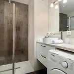 Modern With Parking And Air Conditioning In Cracow By Renters Apartamento *
