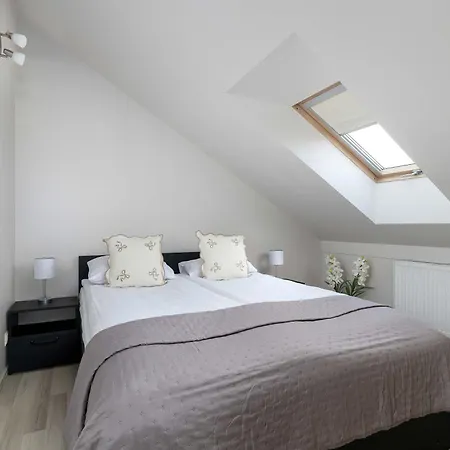 Modern With Parking And Air Conditioning In Cracow By Renters Apartmán Krakov
