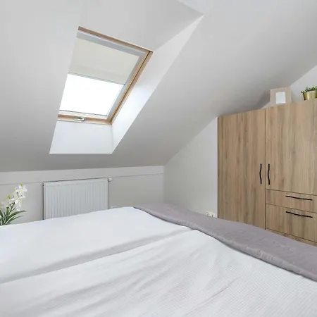 Modern With Parking And Air Conditioning In Cracow By Renters * Krasków