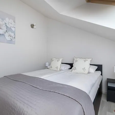 Modern With Parking And Air Conditioning In Cracow By Renters Διαμέρισμα