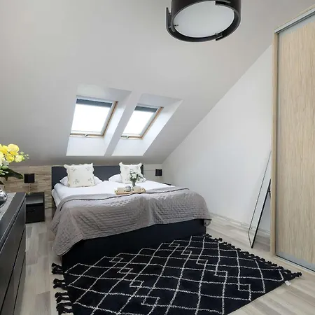 Modern With Parking And Air Conditioning In Cracow By Renters Apartmán