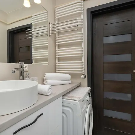 Modern With Parking And Air Conditioning In Cracow By Renters *