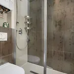Modern With Parking And Air Conditioning In Cracow By Renters Appartement Krakau