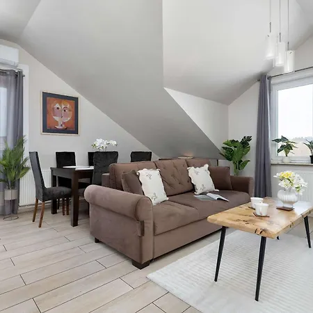 Modern With Parking And Air Conditioning In Cracow By Renters Appartement Krakau