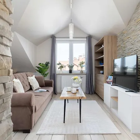 Modern With Parking And Air Conditioning In Cracow By Renters *