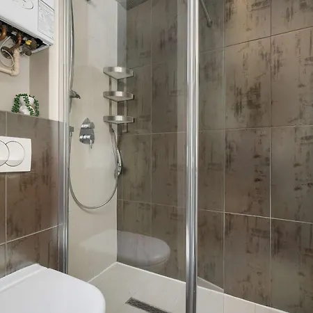 Modern With Parking And Air Conditioning In Cracow By Renters Apartment Krakow